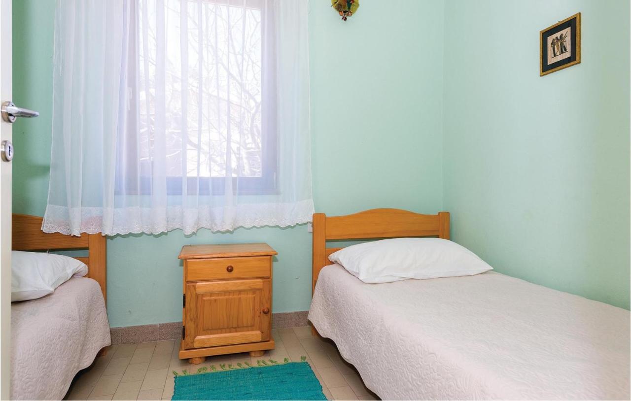 Beautiful Apartment In Rogoznica With Wifi Buitenkant foto